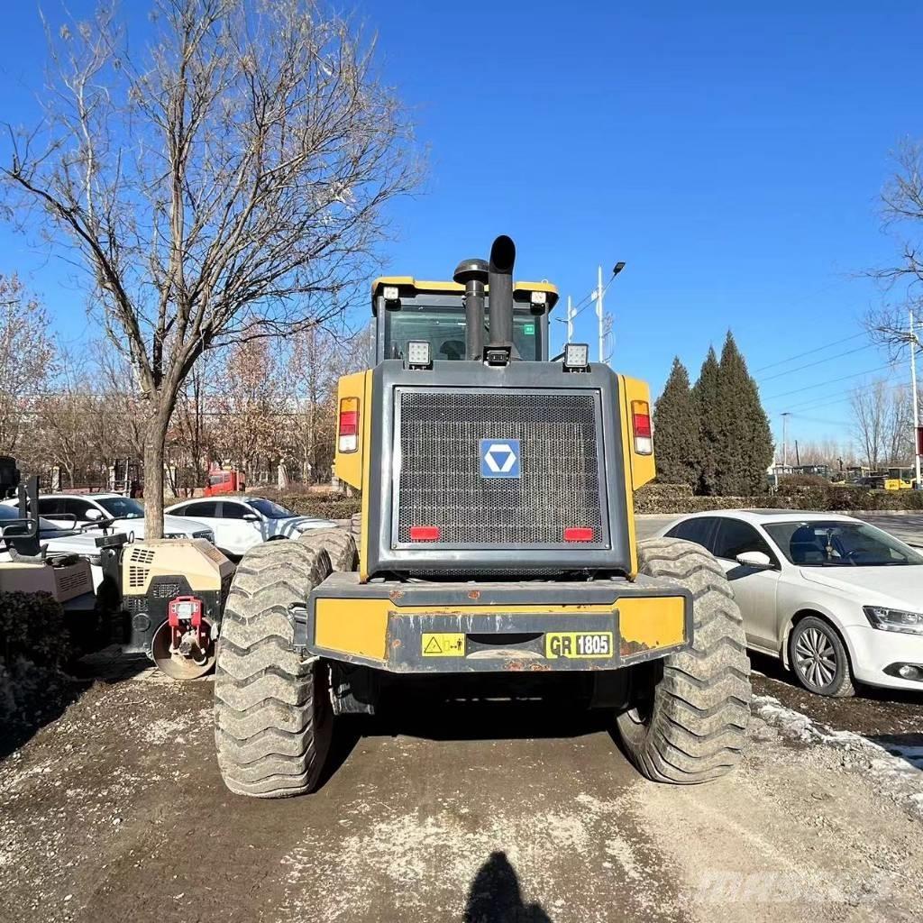 XCMG GR1805 gumikerekes dózer