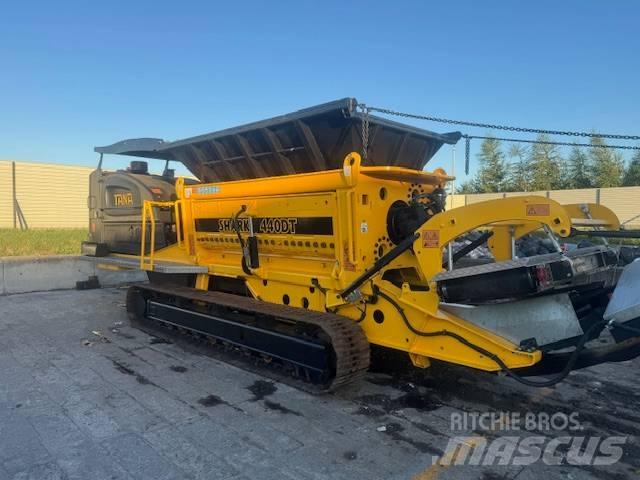 Tana Shark 440 DT Irat megsemmisítők