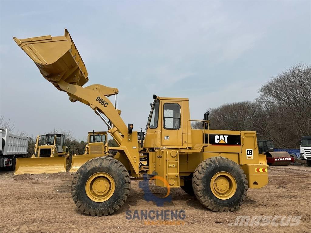 CAT 966 C Gumikerekes homlokrakodók