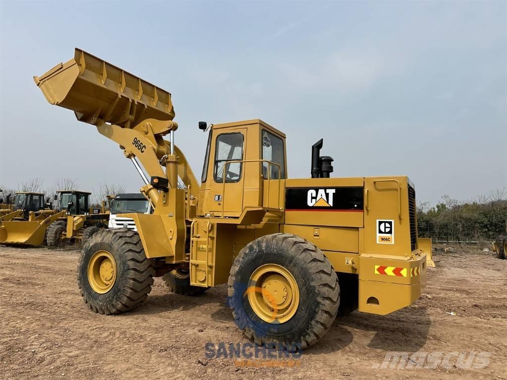 CAT 966 C Gumikerekes homlokrakodók