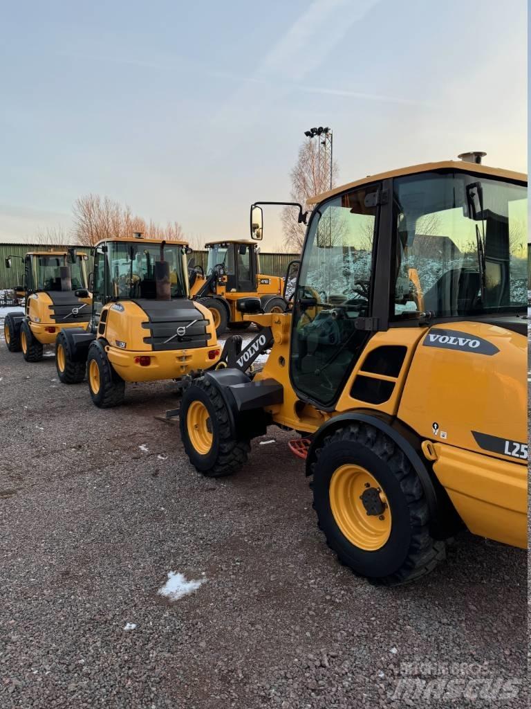 Volvo L 25 F Gumikerekes homlokrakodók