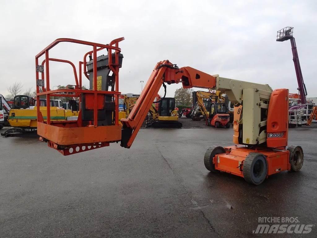 JLG E300AJP Karos emelők