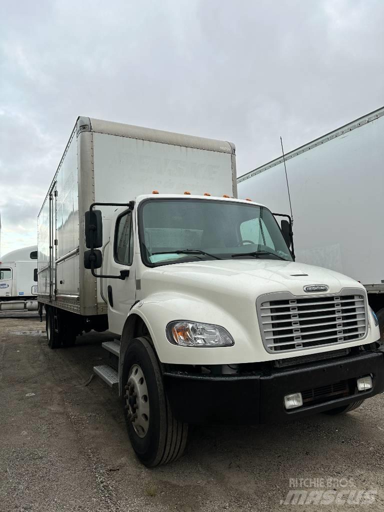 Freightliner M2 106 Dobozos teherautók