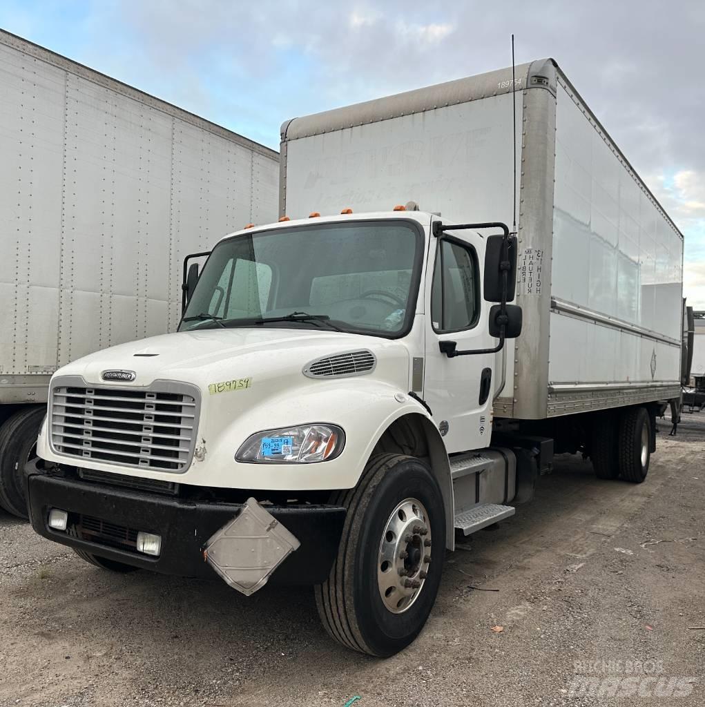 Freightliner M2 106 Dobozos teherautók