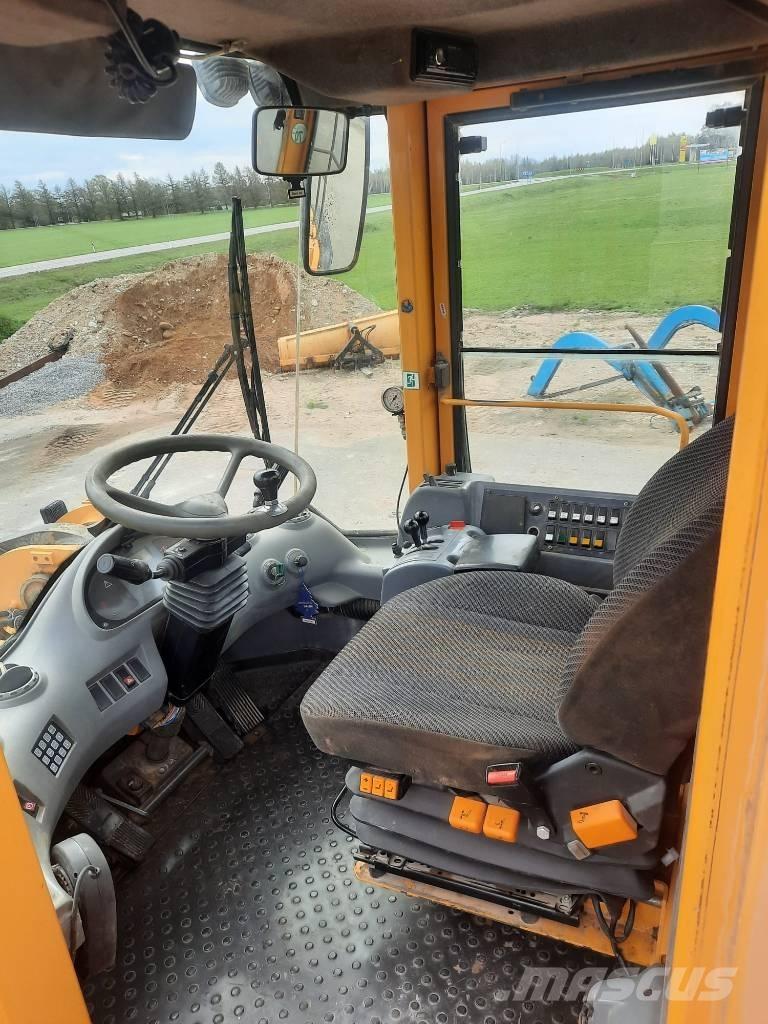 Volvo L 180 E Gumikerekes homlokrakodók