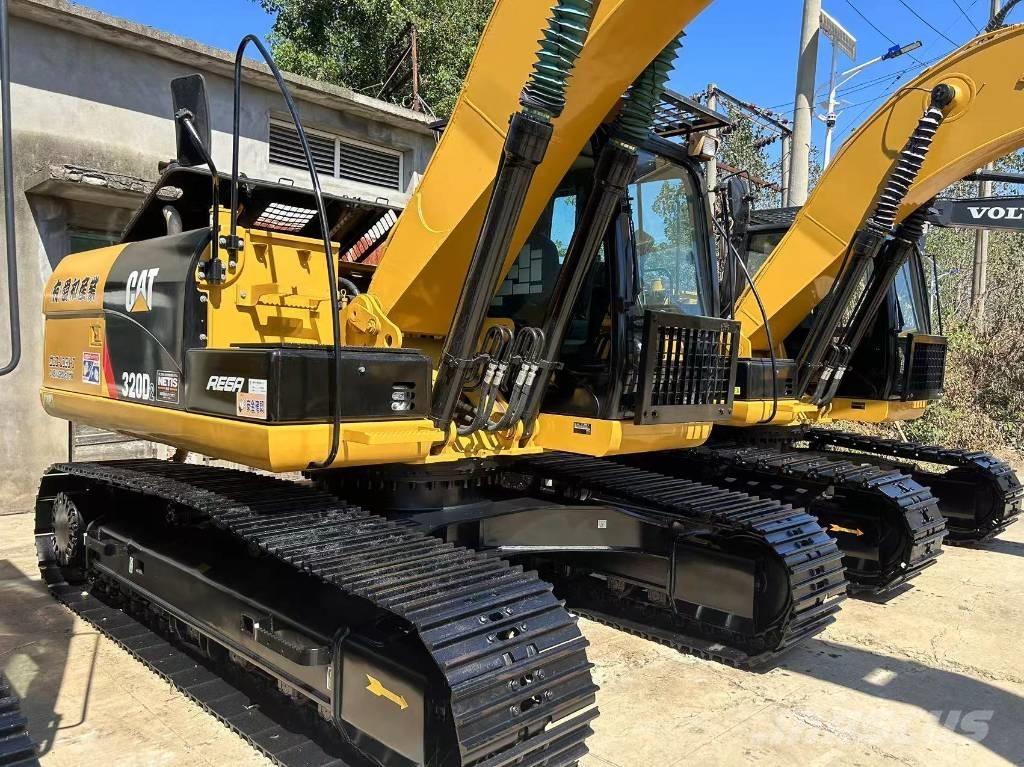 CAT 320 Lánctalpas kotrók