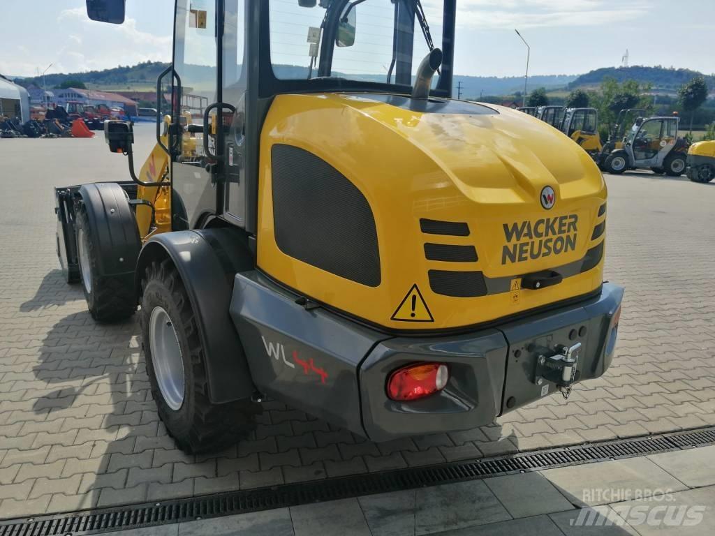 Wacker Neuson WL44 Gumikerekes homlokrakodók