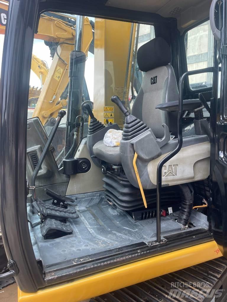 CAT 307 D Mini kotrók < 7t