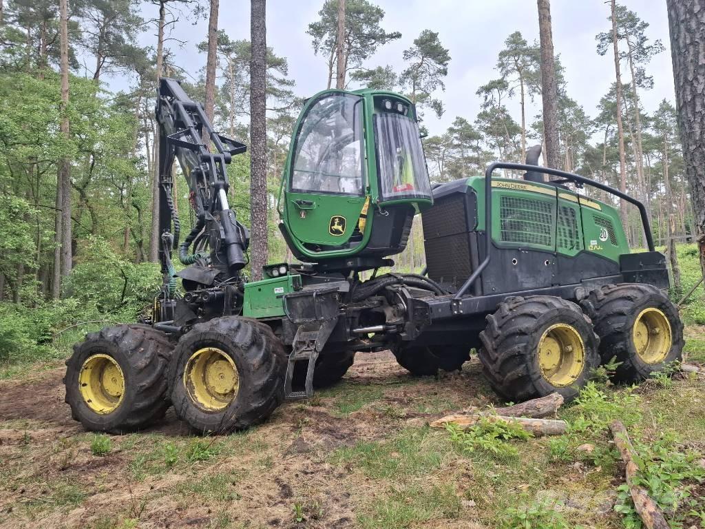 John Deere 1270 G Betakarítók