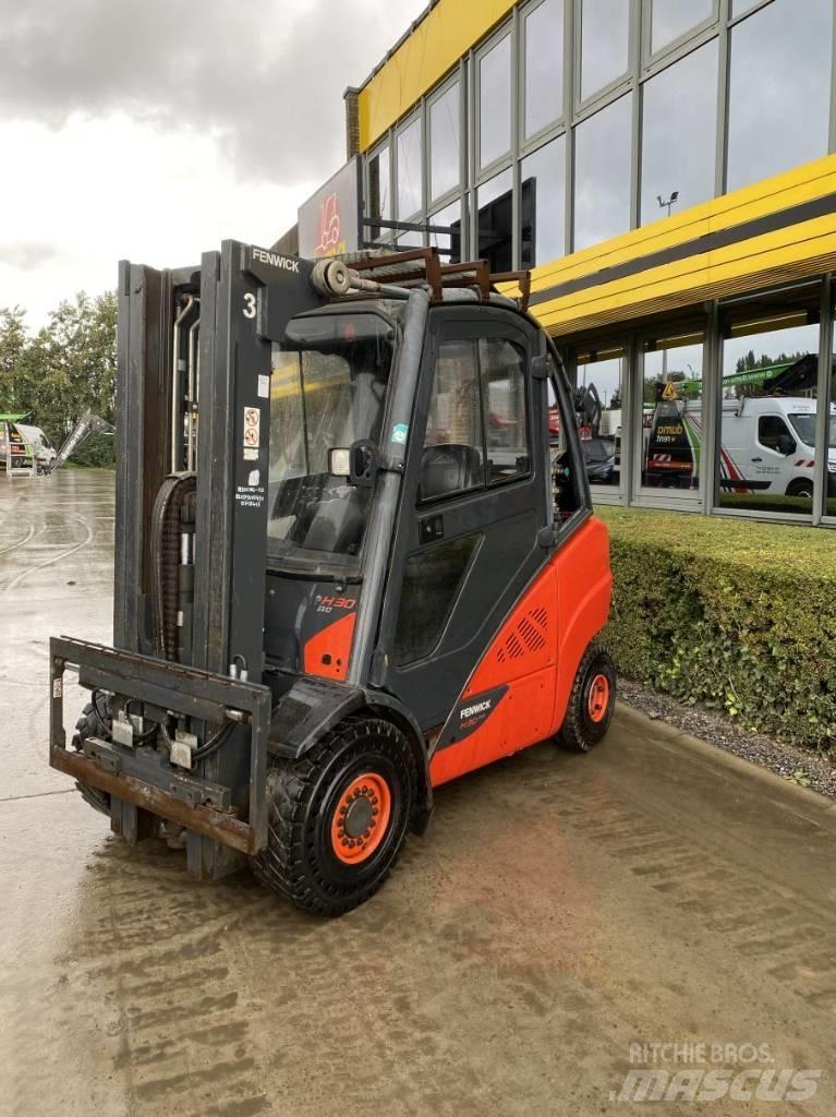 Linde H30CNG-02 Gázüzemű targoncák