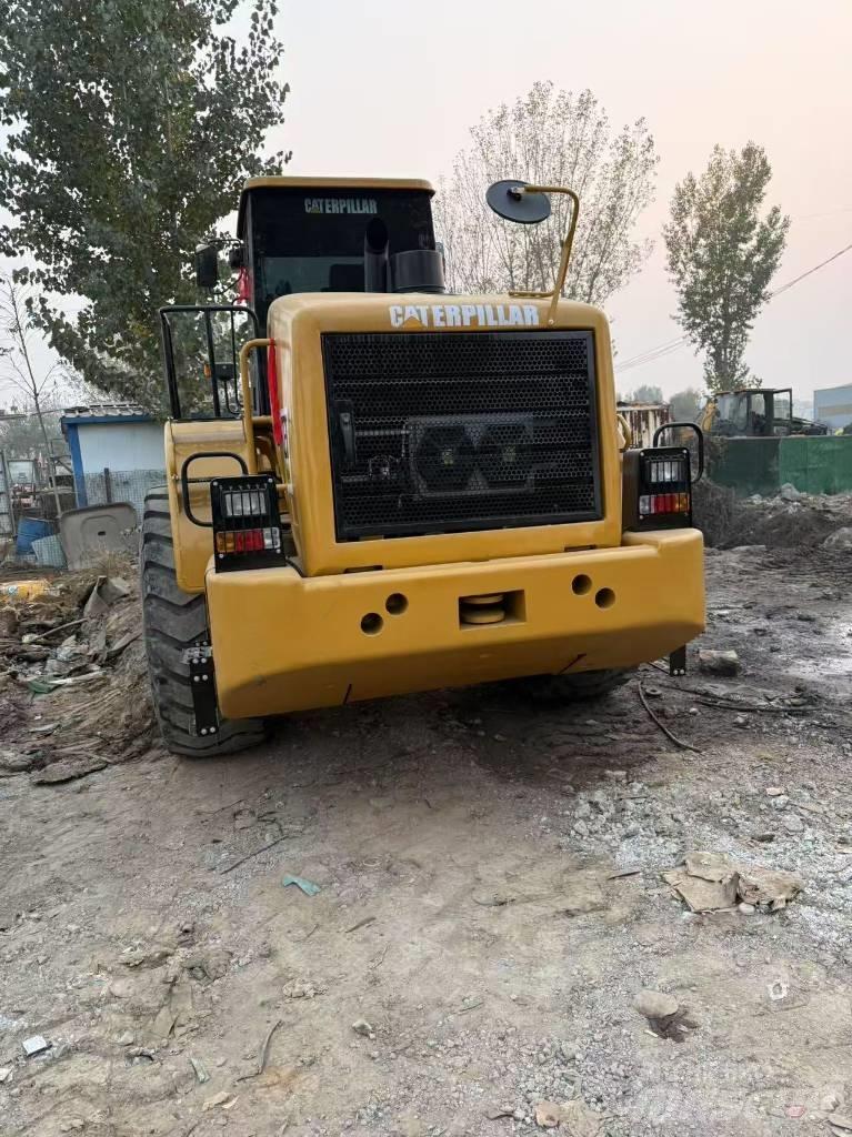 CAT 966 H Gumikerekes homlokrakodók