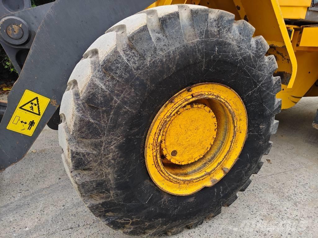 Volvo L 105 Gumikerekes homlokrakodók