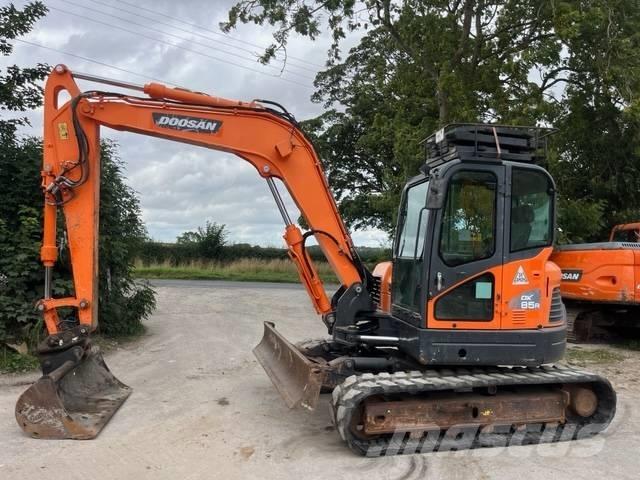 Doosan DX 85 R-3 Közepes (midi) kotrók 7 t - 12 t
