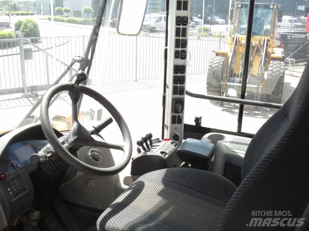Volvo L 70 F Gumikerekes homlokrakodók