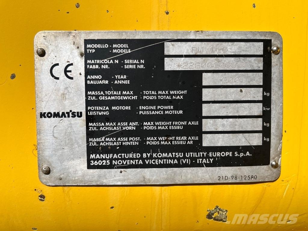Komatsu PW 110 Gumikerekes kotrók
