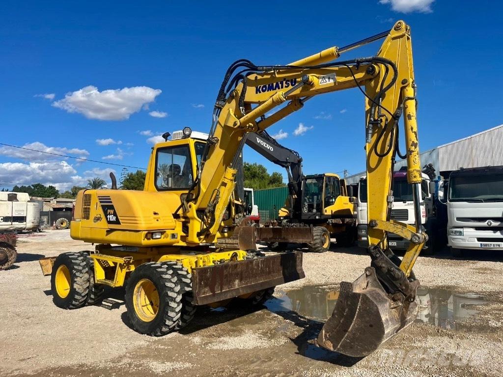 Komatsu PW 110 Gumikerekes kotrók