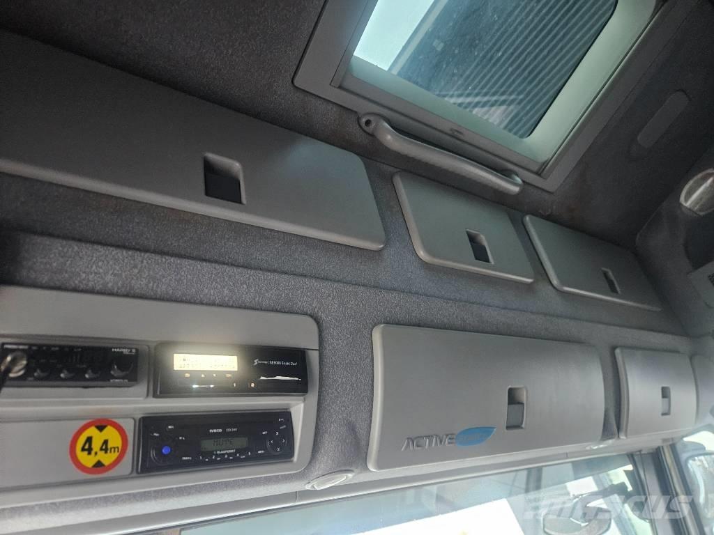 Iveco Stralis 6x2 Dobozos teherautók