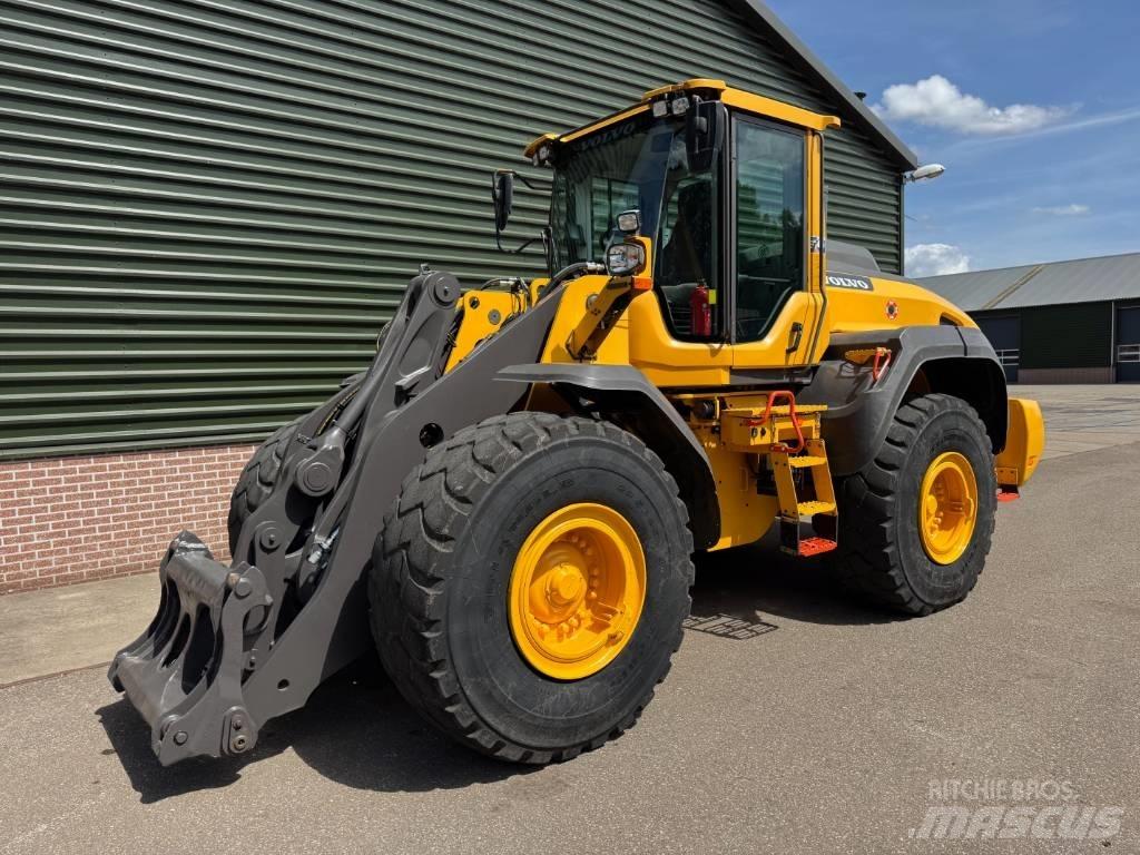 Volvo L 120 H Gumikerekes homlokrakodók