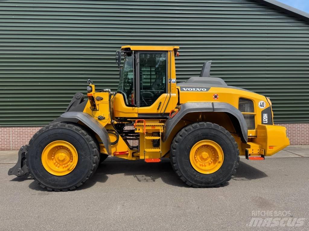 Volvo L 120 H Gumikerekes homlokrakodók
