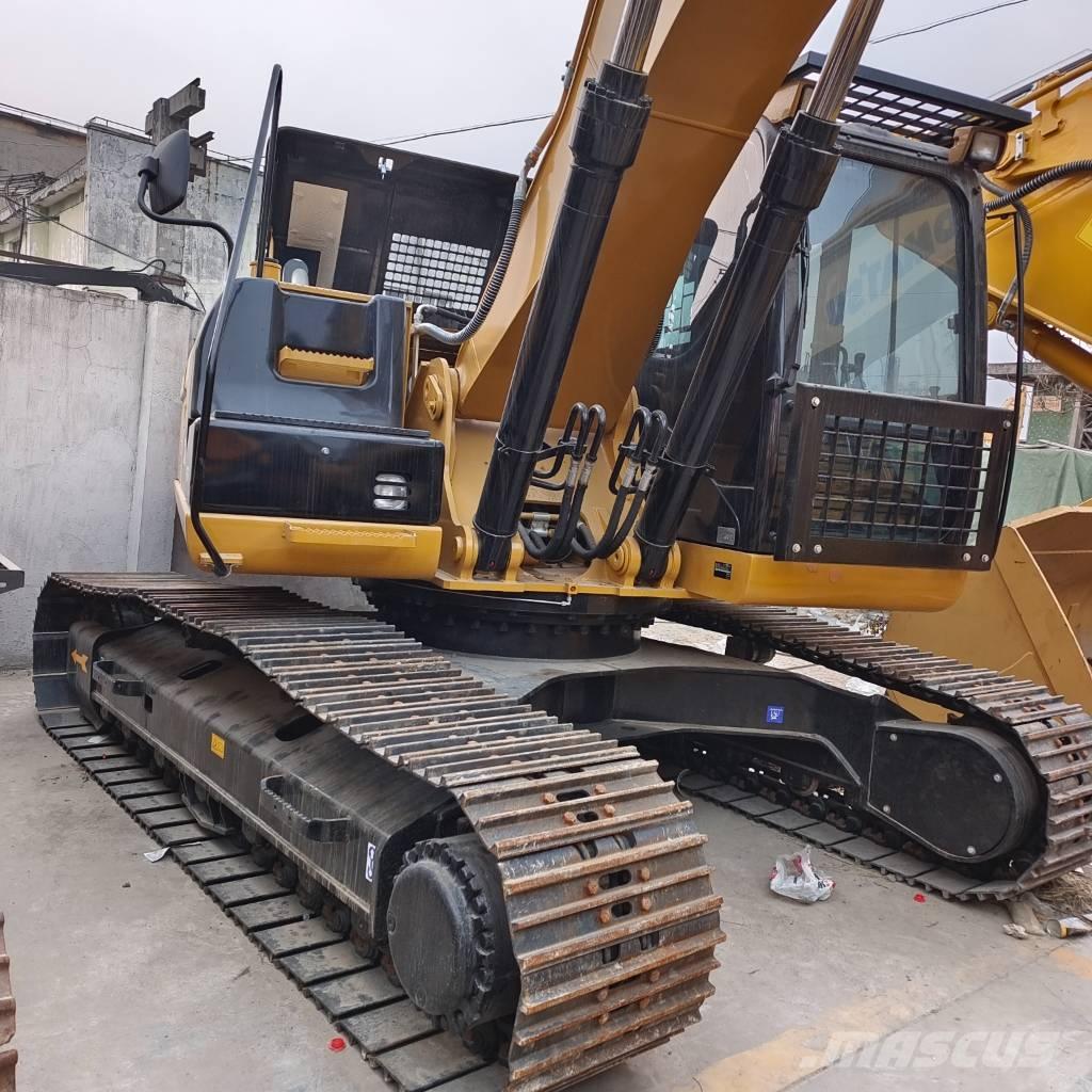 CAT 330 D Lánctalpas kotrók