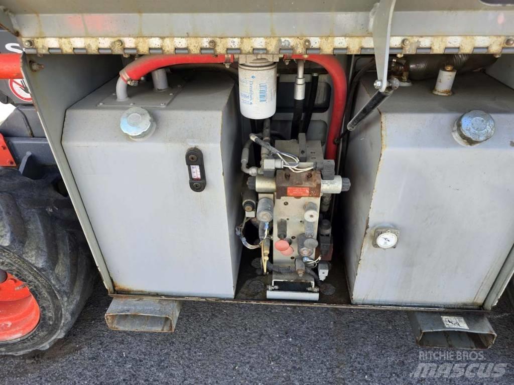 SkyJack SJ 6832 RT Ollós emelők