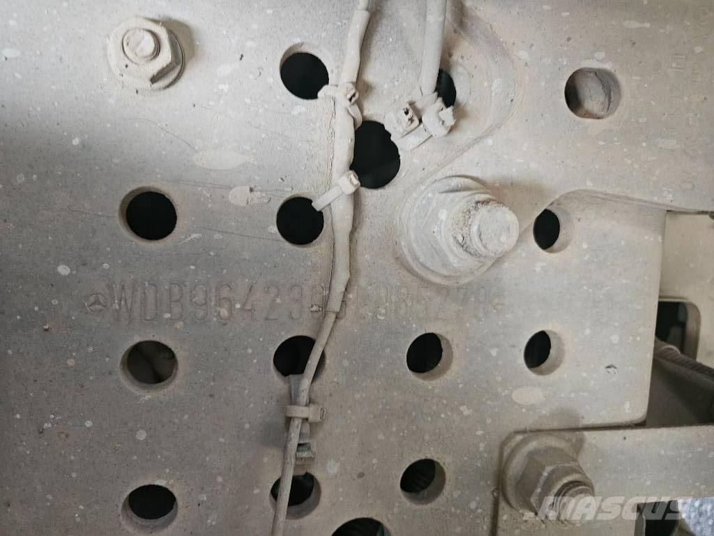 Mercedes-Benz 3951K Mezei dömperek