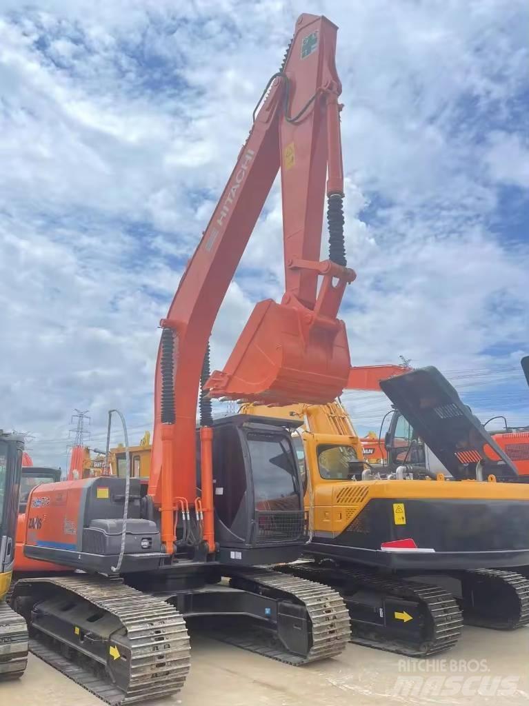Hitachi ZX 200 Lánctalpas kotrók