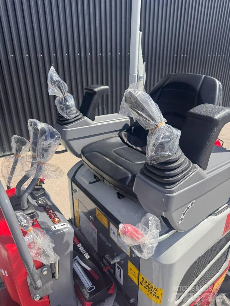 Takeuchi TB 210 R Mini kotrók < 7t