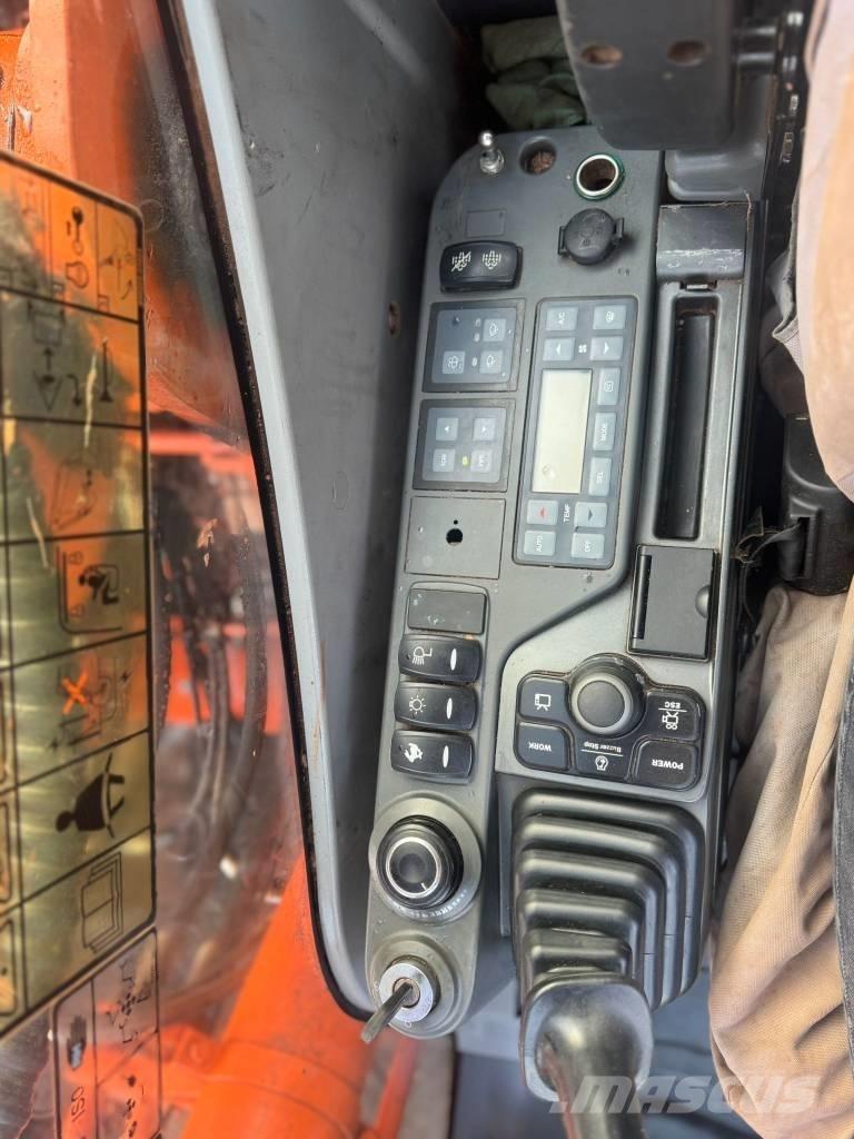 Doosan DX 225 LC Lánctalpas kotrók