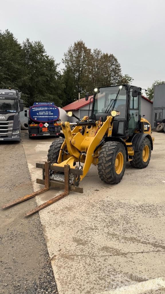 CAT 908 Gumikerekes homlokrakodók