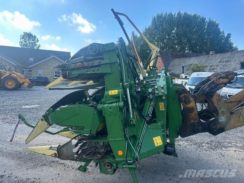 Krone Big x 1180 Önjáró szecskázók