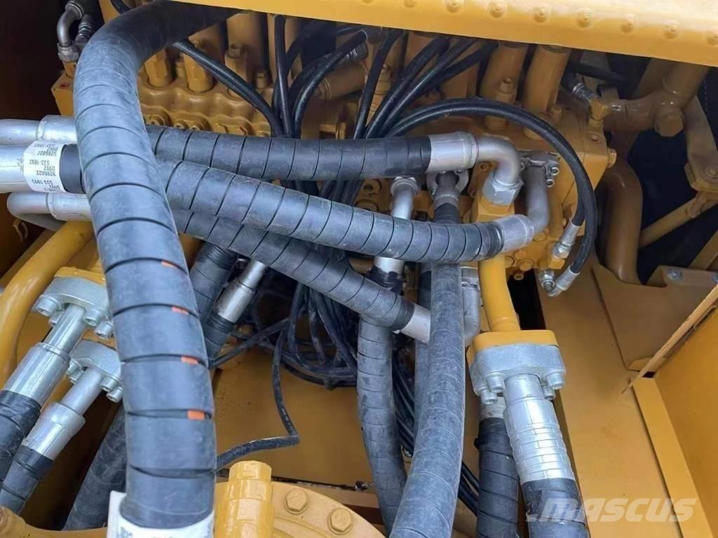 CAT 330 D Lánctalpas kotrók