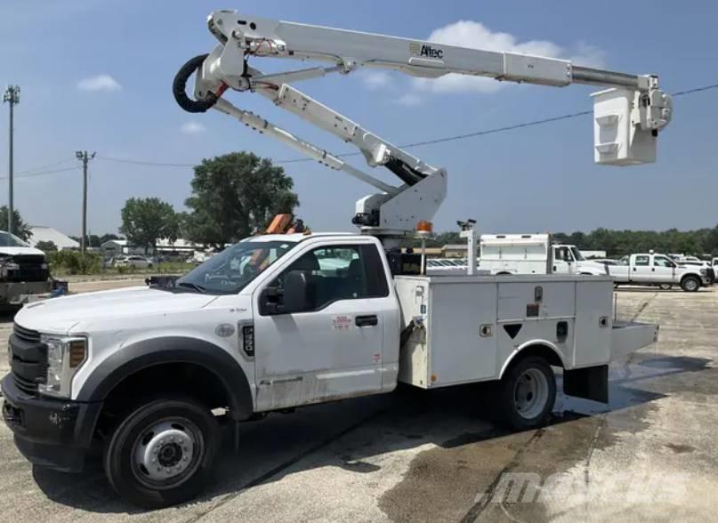 Ford F 550 XL SD Teherautóra szerelt emelők és állványok