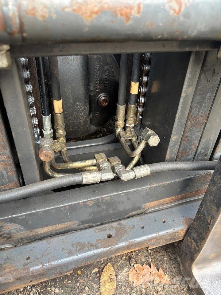 Nissan UGD02 A 30 PQ Gázüzemű targoncák