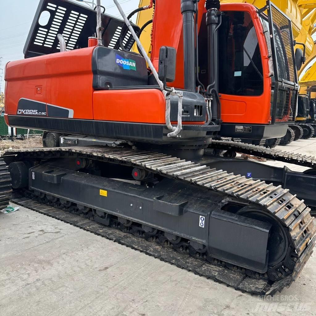Doosan DX225LC-9 Lánctalpas kotrók
