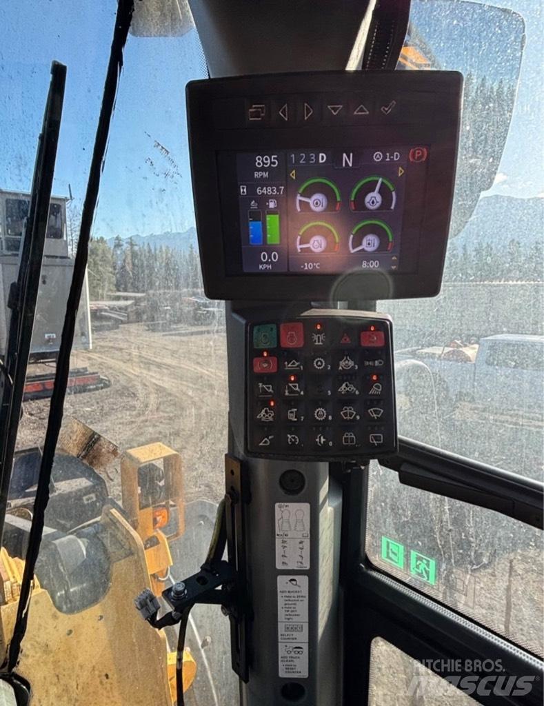 CAT 988 K Gumikerekes homlokrakodók