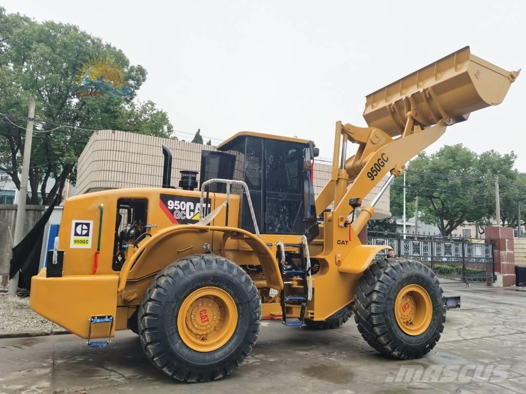 CAT 950 GC Gumikerekes homlokrakodók