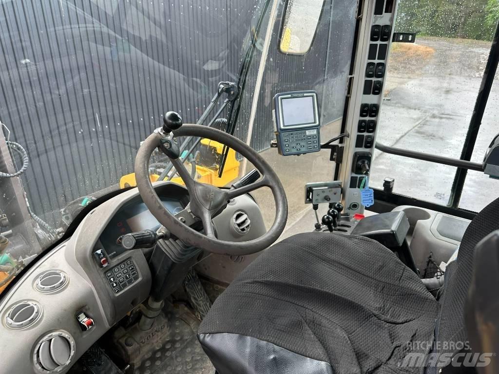 Volvo L 90 F Gumikerekes homlokrakodók