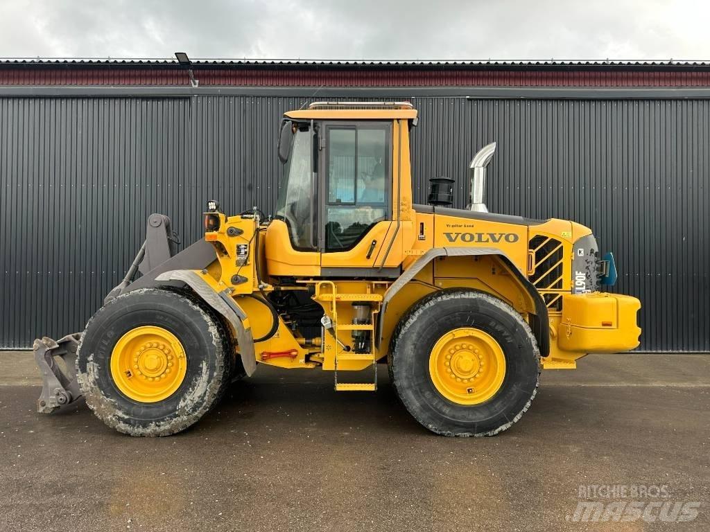 Volvo L 90 F Gumikerekes homlokrakodók