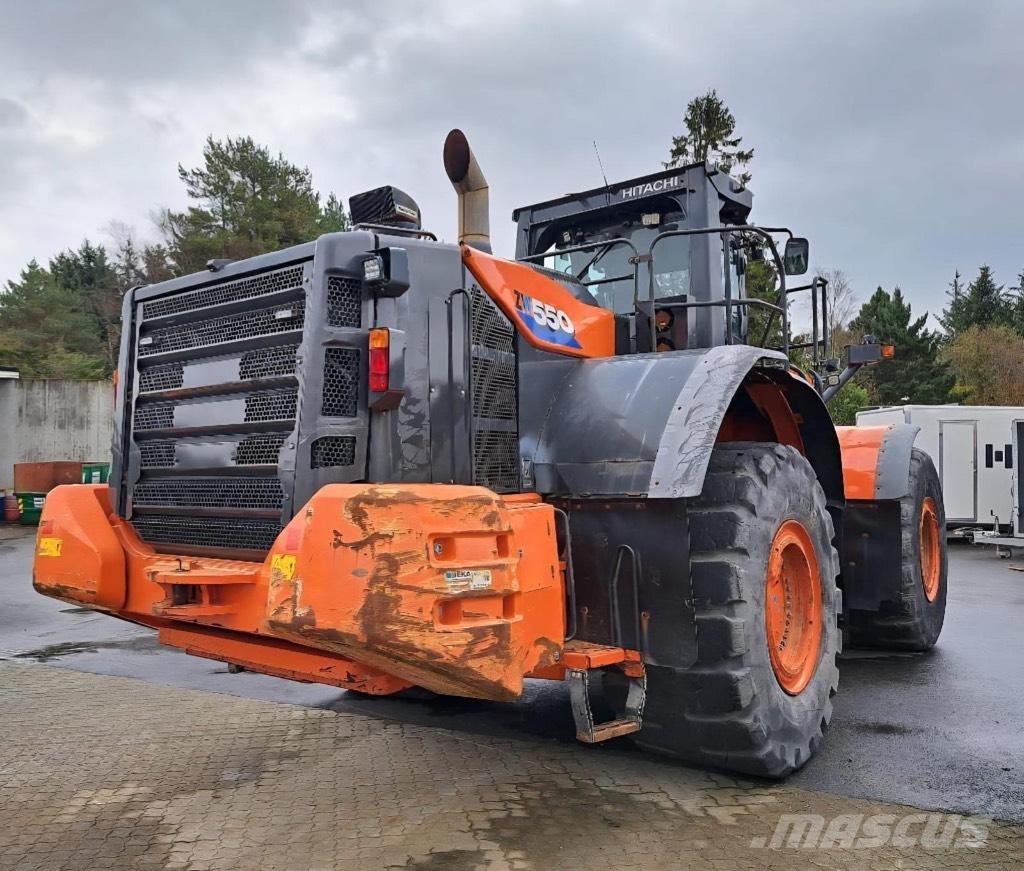 Hitachi ZW 550 Gumikerekes homlokrakodók