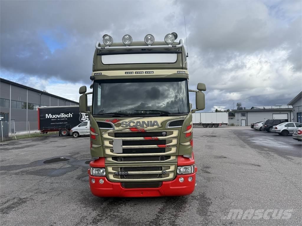 Scania R580 8X2 Dobozos teherautók