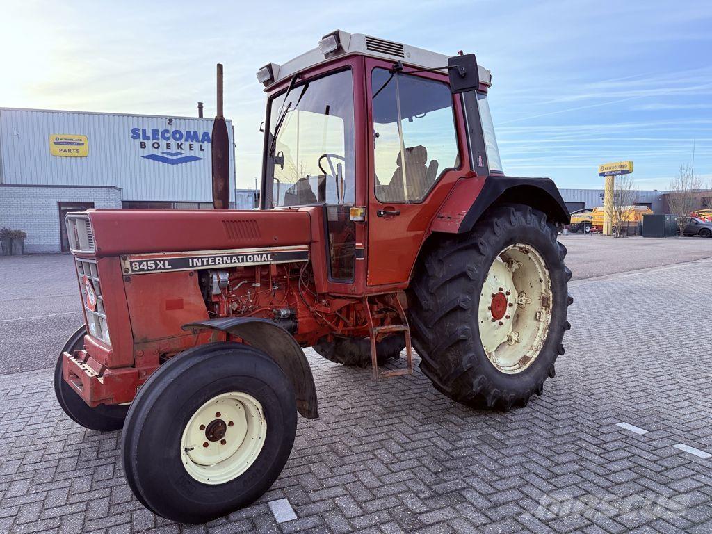 CASE IH 845 XL Traktorok