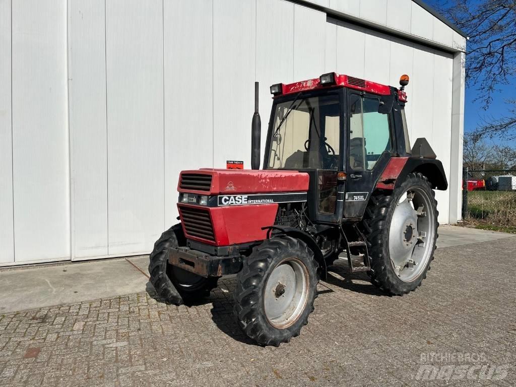 Case IH 745XL Traktorok