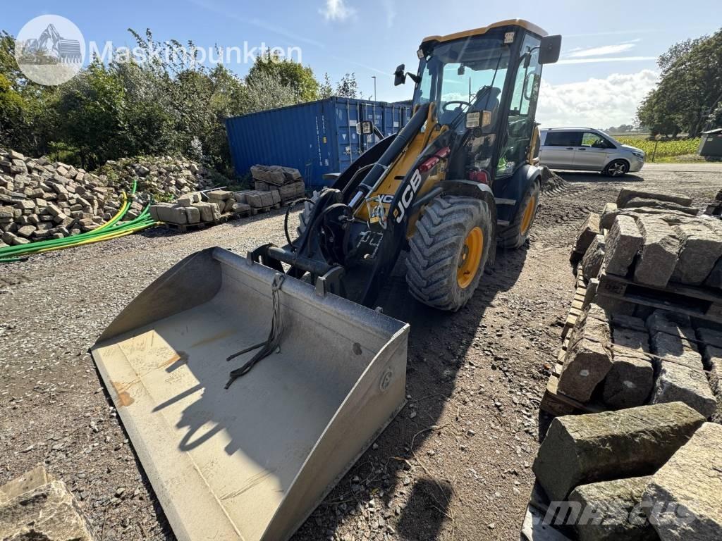 JCB 409 Gumikerekes homlokrakodók