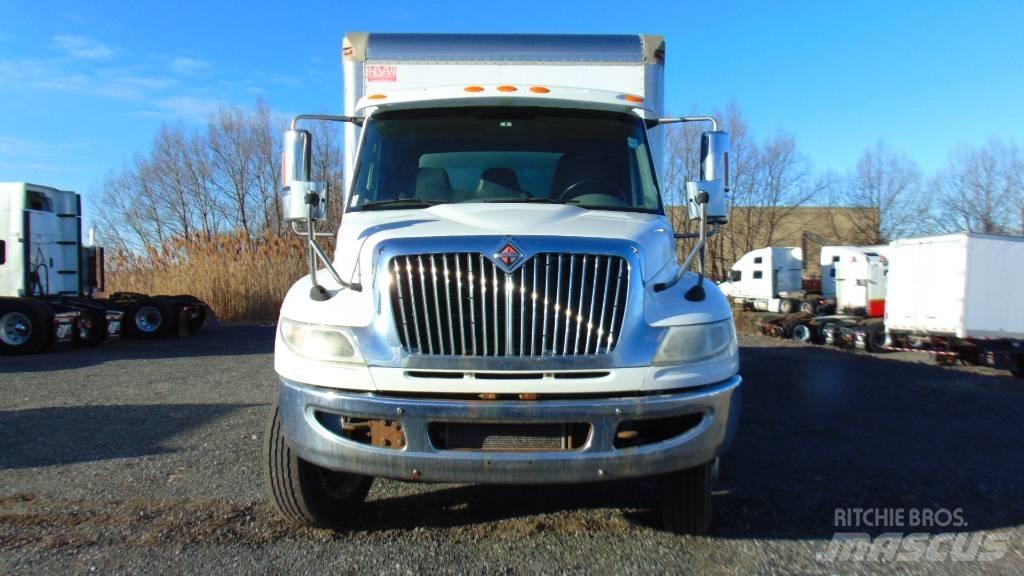 International 4300 Dobozos teherautók