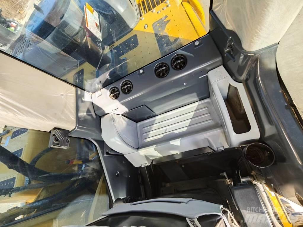 Komatsu PC 240-8 Lánctalpas kotrók