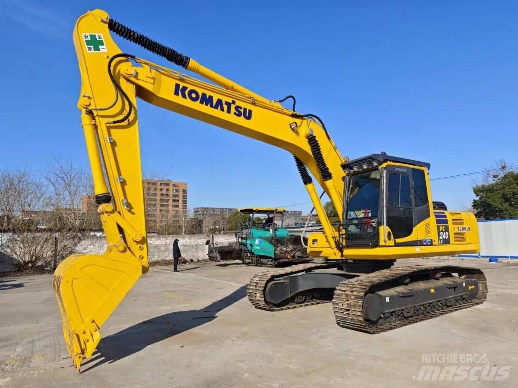 Komatsu PC 240-8 Lánctalpas kotrók