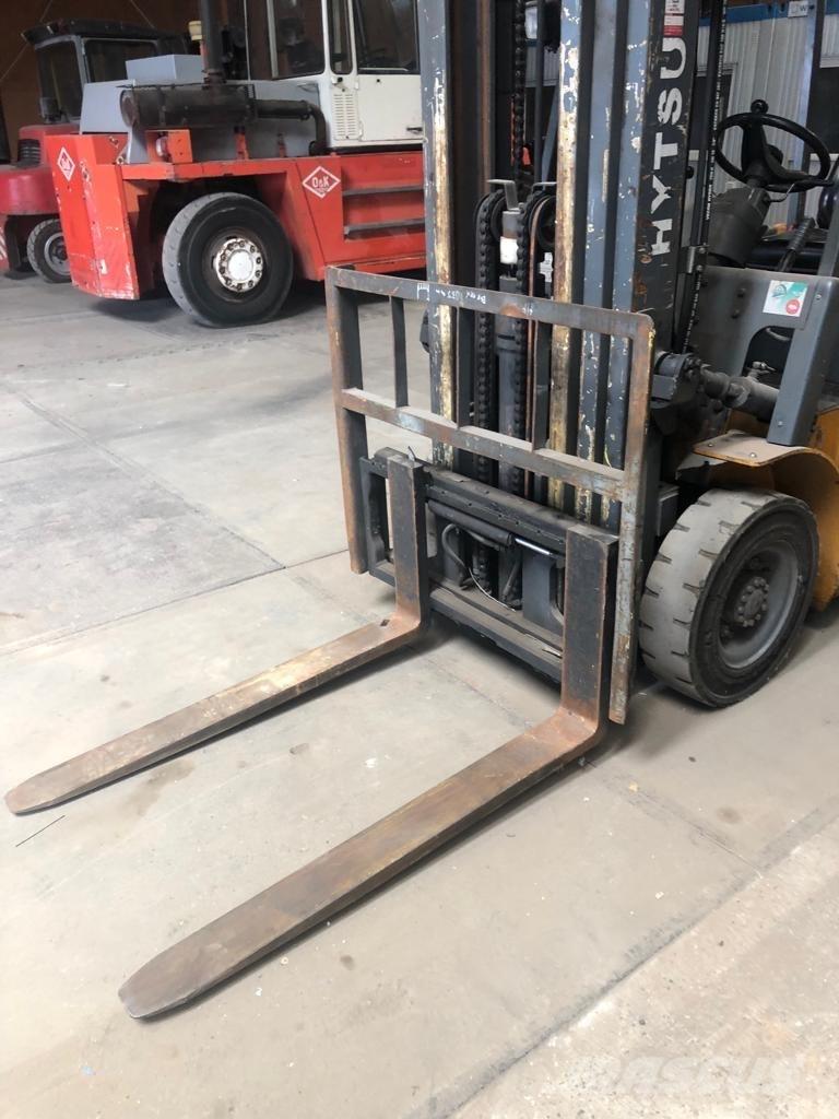 Hytsu CPD 25 Elektromos targoncák