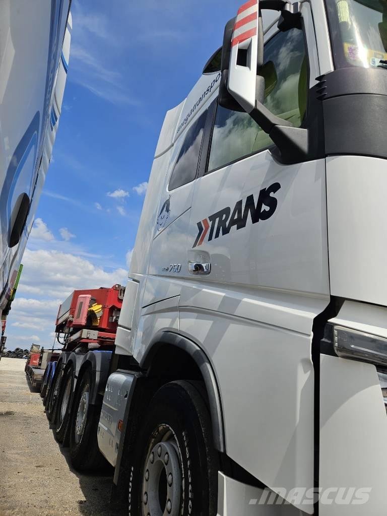 Volvo FH16 750KM 8x4 Nyergesvontatók