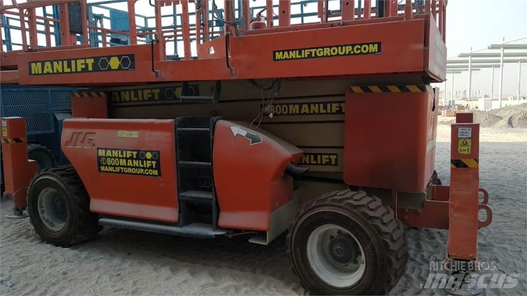 JLG 4394RT Ollós emelők